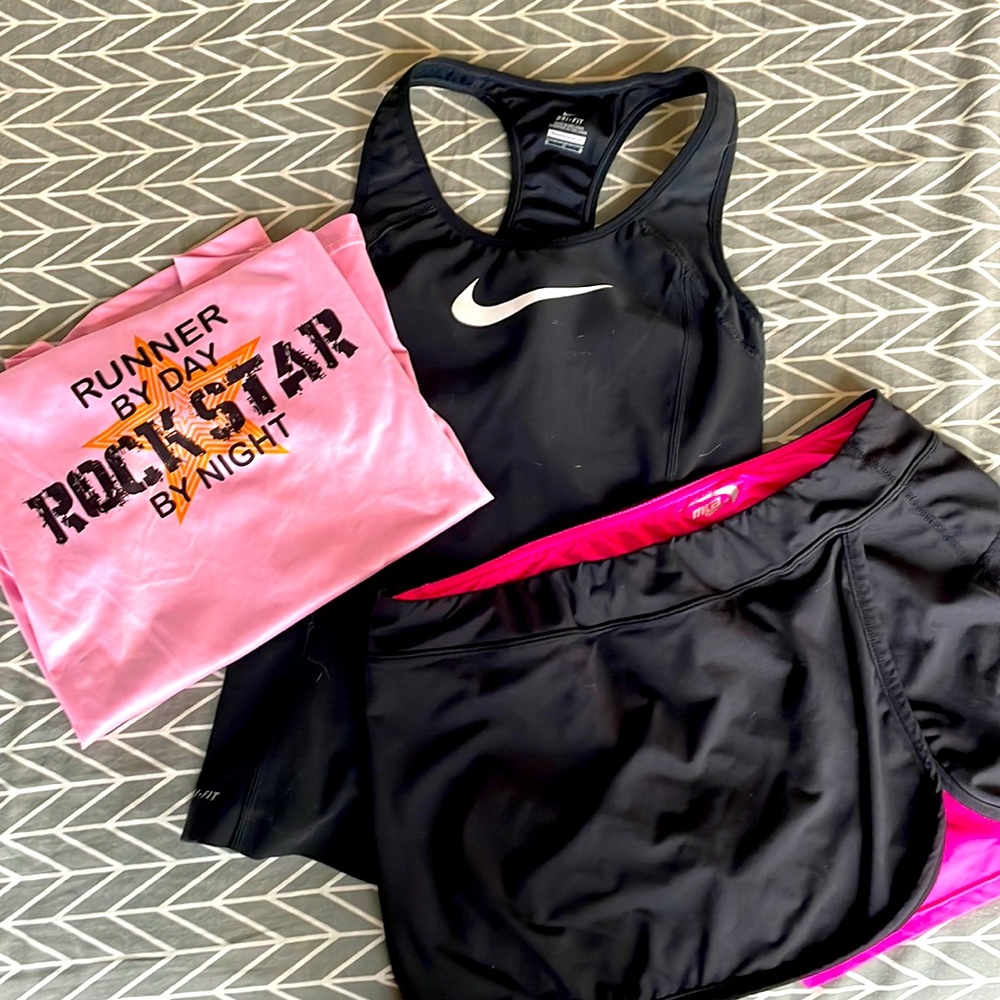 Nike workout top, built in bra. Running skirt & shirt.